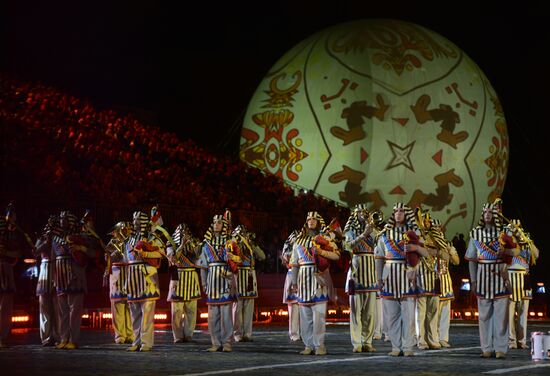 Церемония открытия X Международного военно-музыкального фестиваля "Спасская башня"
