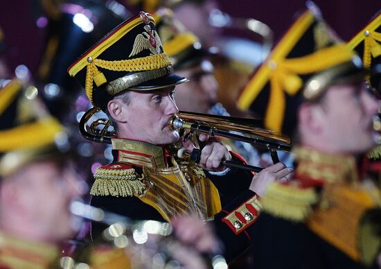 Церемония открытия X Международного военно-музыкального фестиваля "Спасская башня"