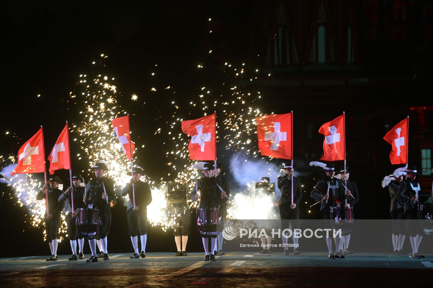 Церемония открытия X Международного военно-музыкального фестиваля "Спасская башня"