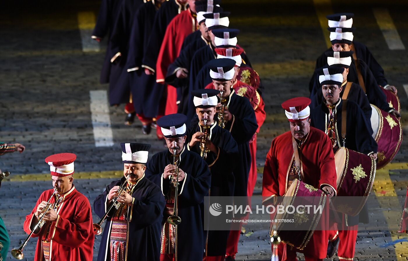 Церемония открытия X Международного военно-музыкального фестиваля "Спасская башня"