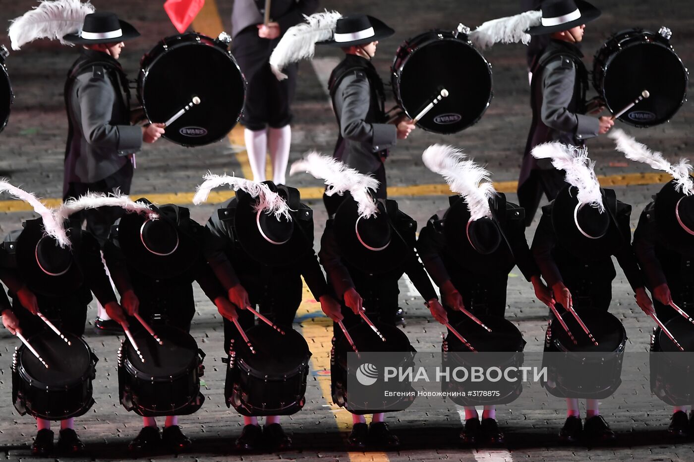 Церемония открытия X Международного военно-музыкального фестиваля "Спасская башня"