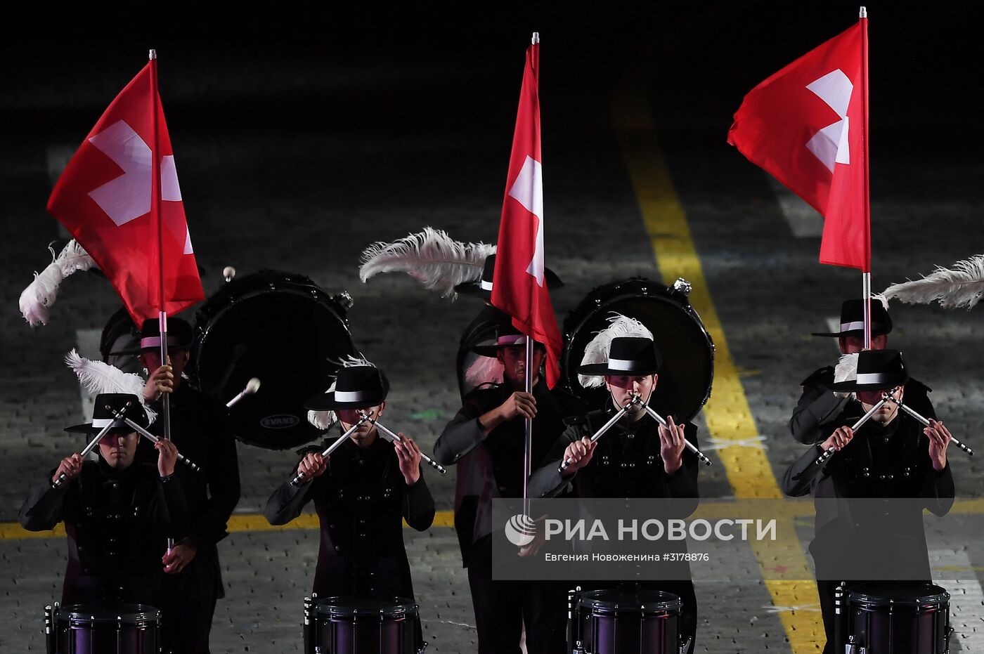 Церемония открытия X Международного военно-музыкального фестиваля "Спасская башня"