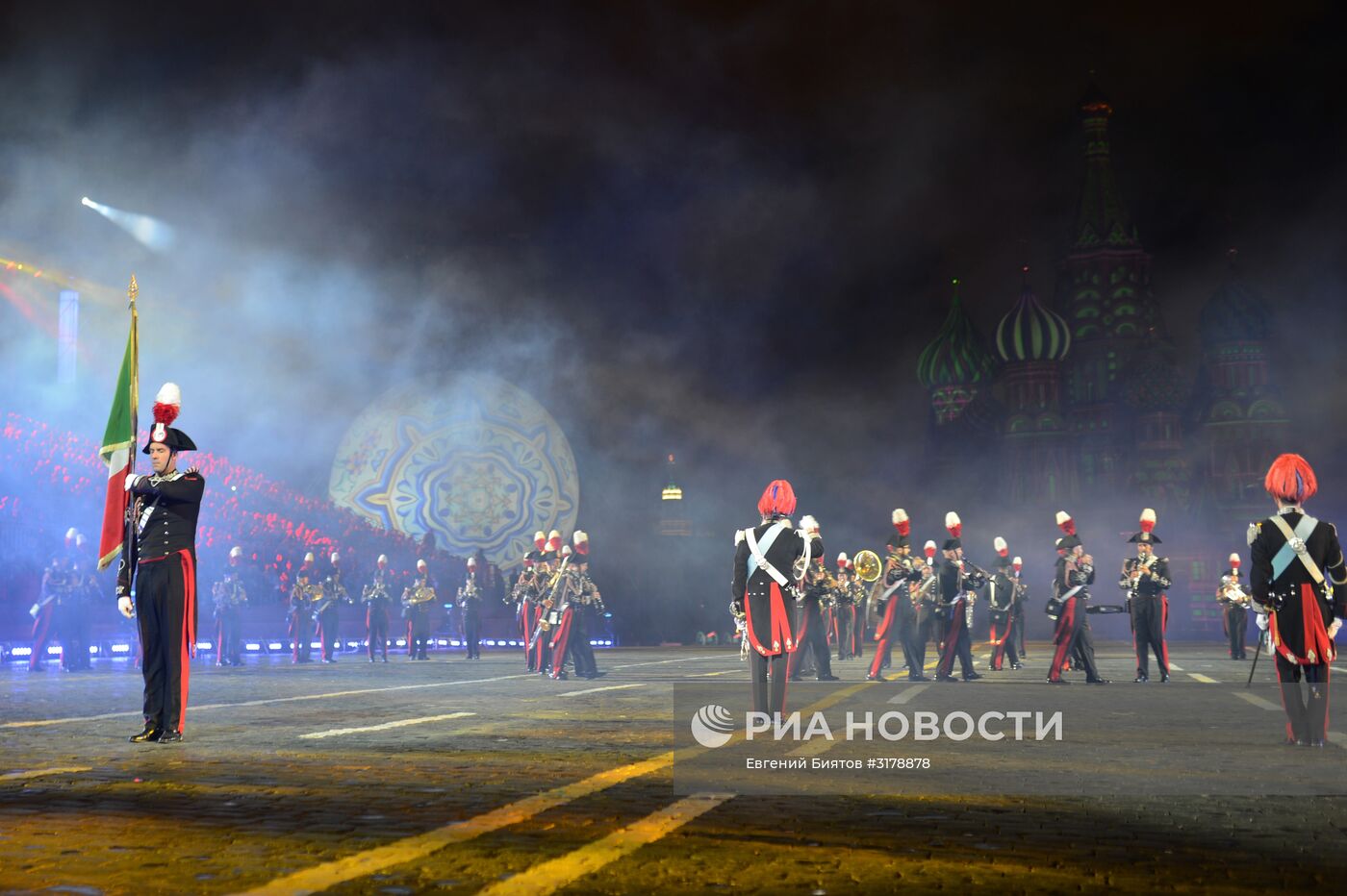 Церемония открытия X Международного военно-музыкального фестиваля "Спасская башня"