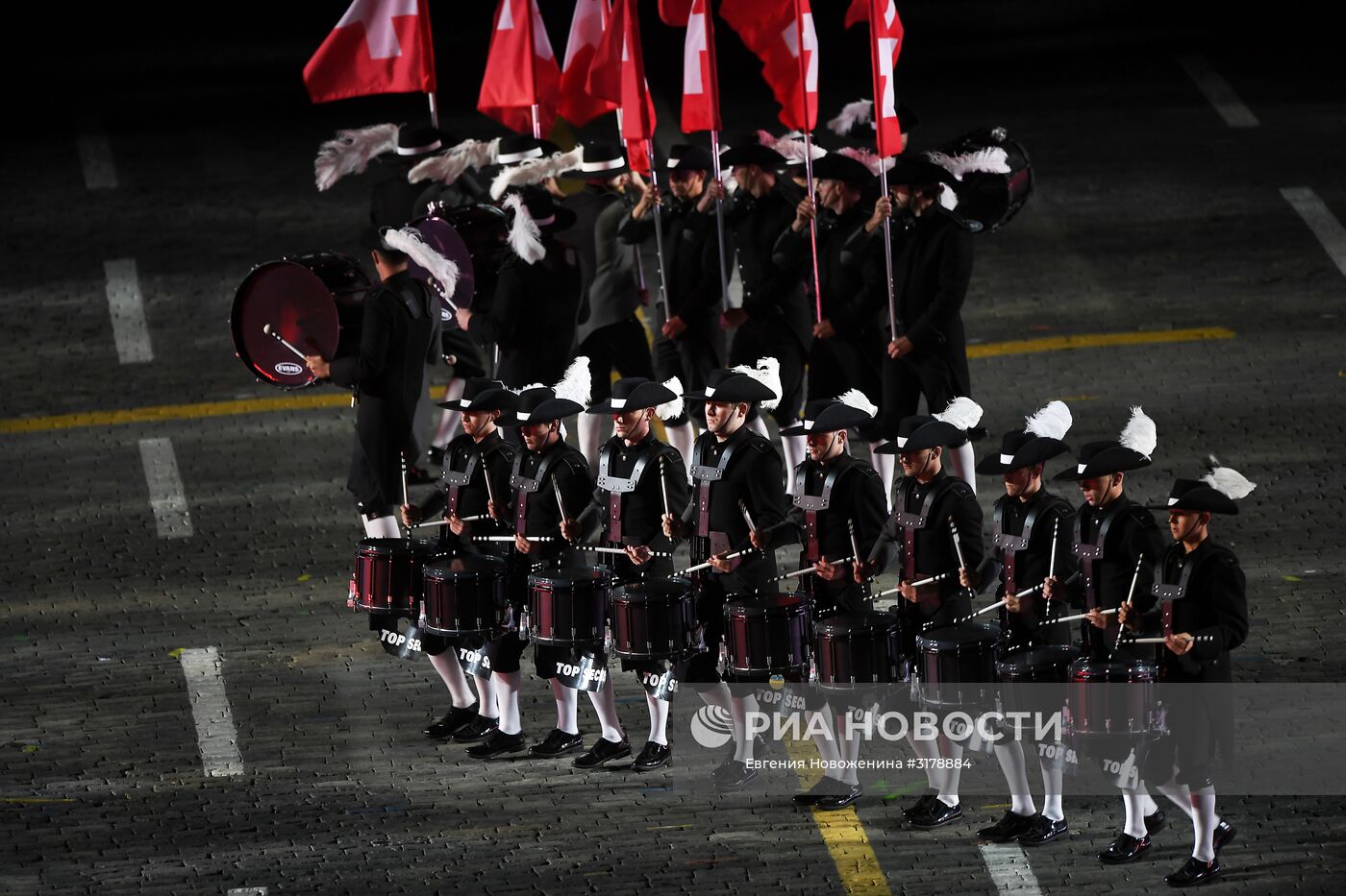Церемония открытия X Международного военно-музыкального фестиваля "Спасская башня"