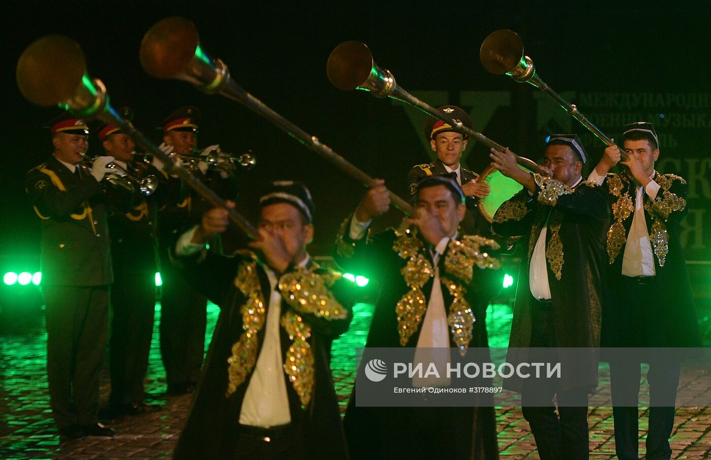 Церемония открытия X Международного военно-музыкального фестиваля "Спасская башня"