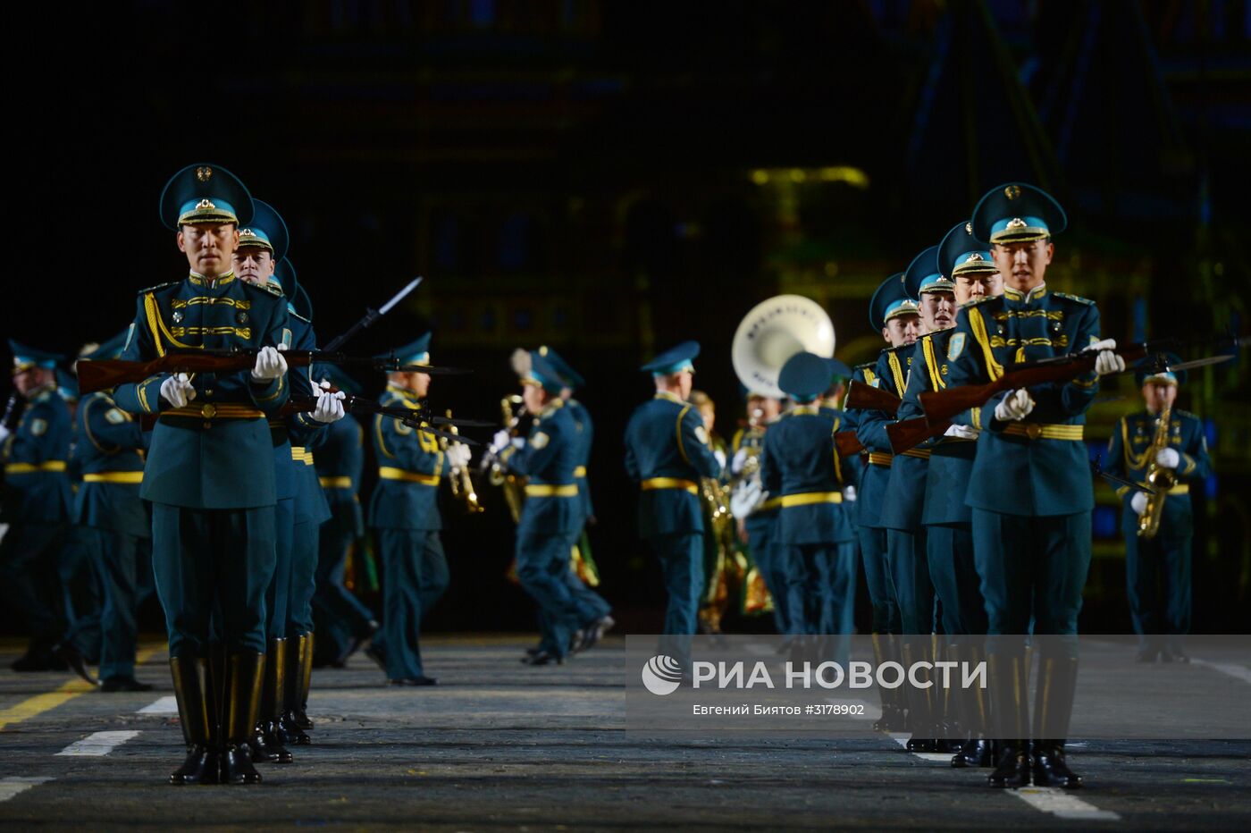Церемония открытия X Международного военно-музыкального фестиваля "Спасская башня"