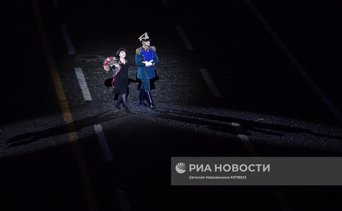 Церемония открытия X Международного военно-музыкального фестиваля "Спасская башня"