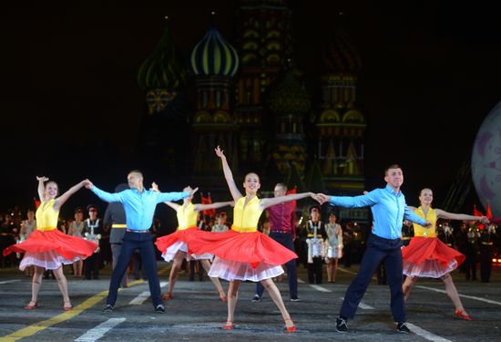 Церемония открытия X Международного военно-музыкального фестиваля "Спасская башня"