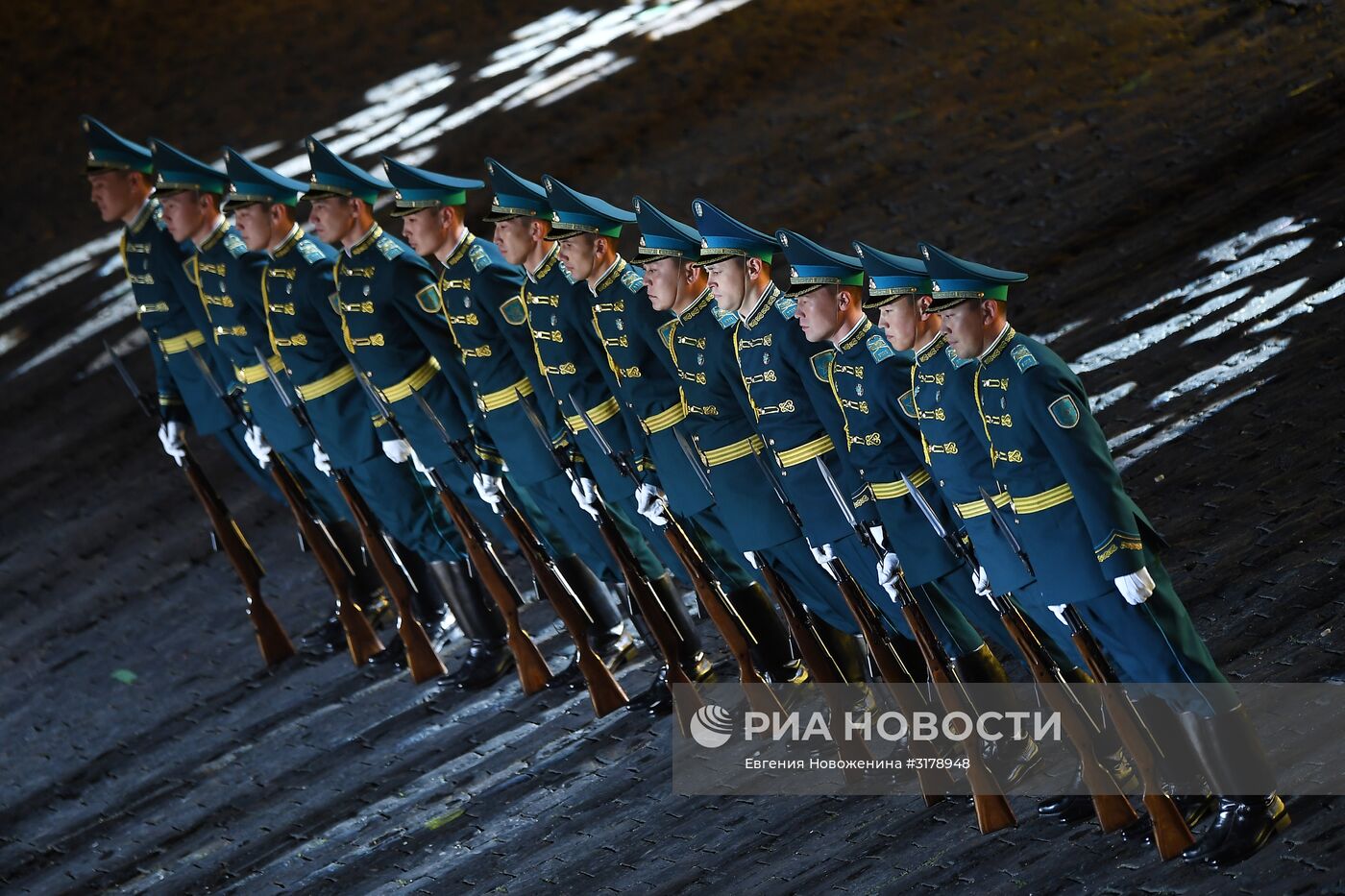 Церемония открытия X Международного военно-музыкального фестиваля "Спасская башня"