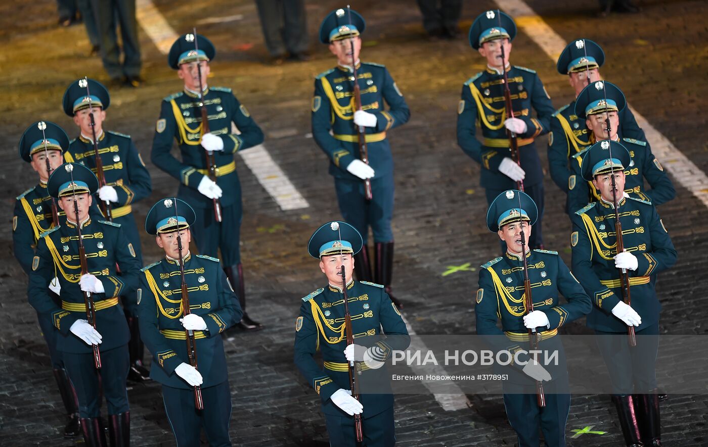 Церемония открытия X Международного военно-музыкального фестиваля "Спасская башня"