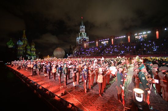 Церемония открытия X Международного военно-музыкального фестиваля "Спасская башня"