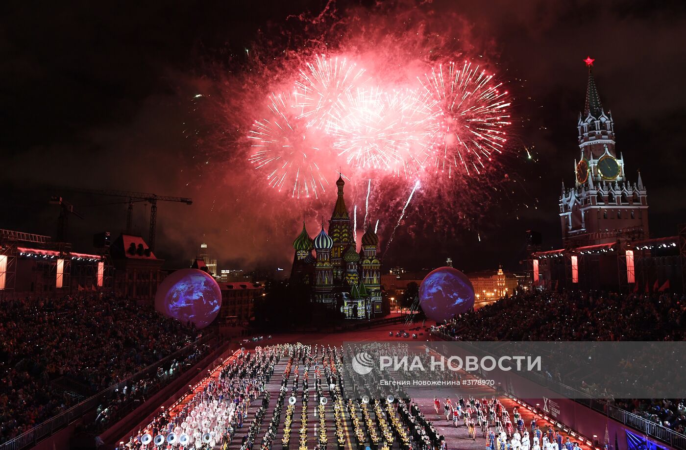 Церемония открытия X Международного военно-музыкального фестиваля "Спасская башня"