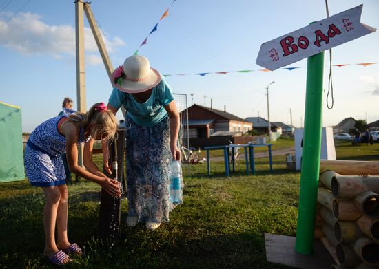 Деревенский арт-фестиваль "До третьих петухов" в Новосибирской области