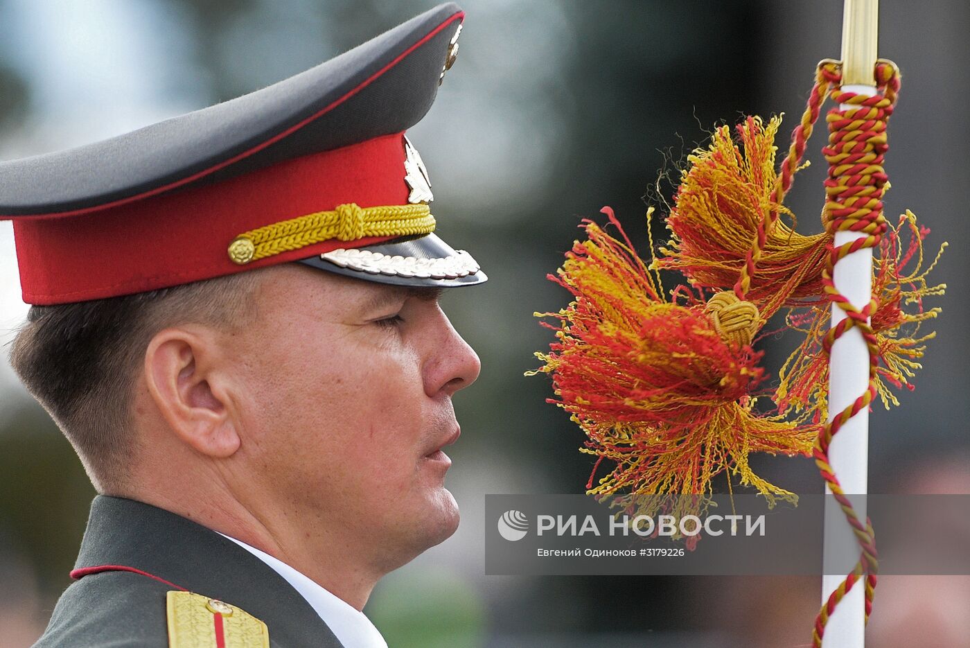 Шествие участников фестиваля "Спасская башня"