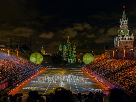 Церемония открытия X Международного военно-музыкального фестиваля "Спасская башня"