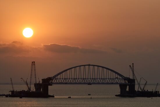 Строительство Крымского моста