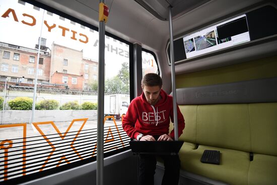 Испытания первого в России беспилотного пассажирского автобуса "MatrЁshka"