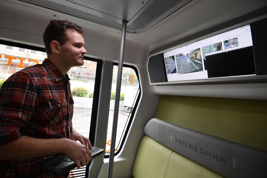 Испытания первого в России беспилотного пассажирского автобуса "MatrЁshka"