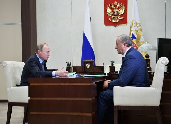 Президент РФ В. Путин встретился с врио губернатора Саратовской области В. Радаевым