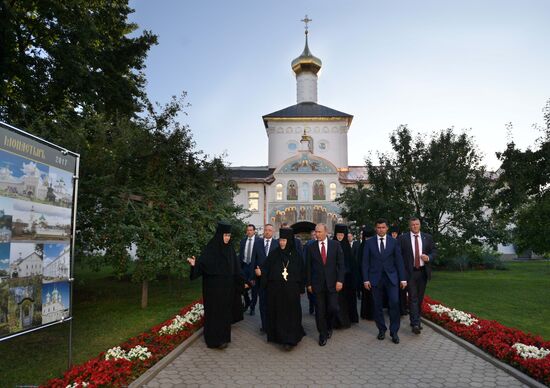 Рабочая поездка президента РФ В. Путина в Ярославскую область