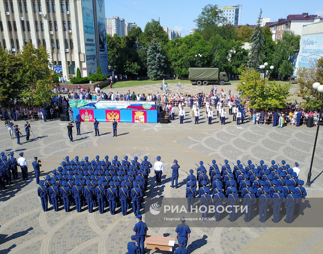 Приведение курсантов Краснодарского высшего военного авиационного училища к военной присяге