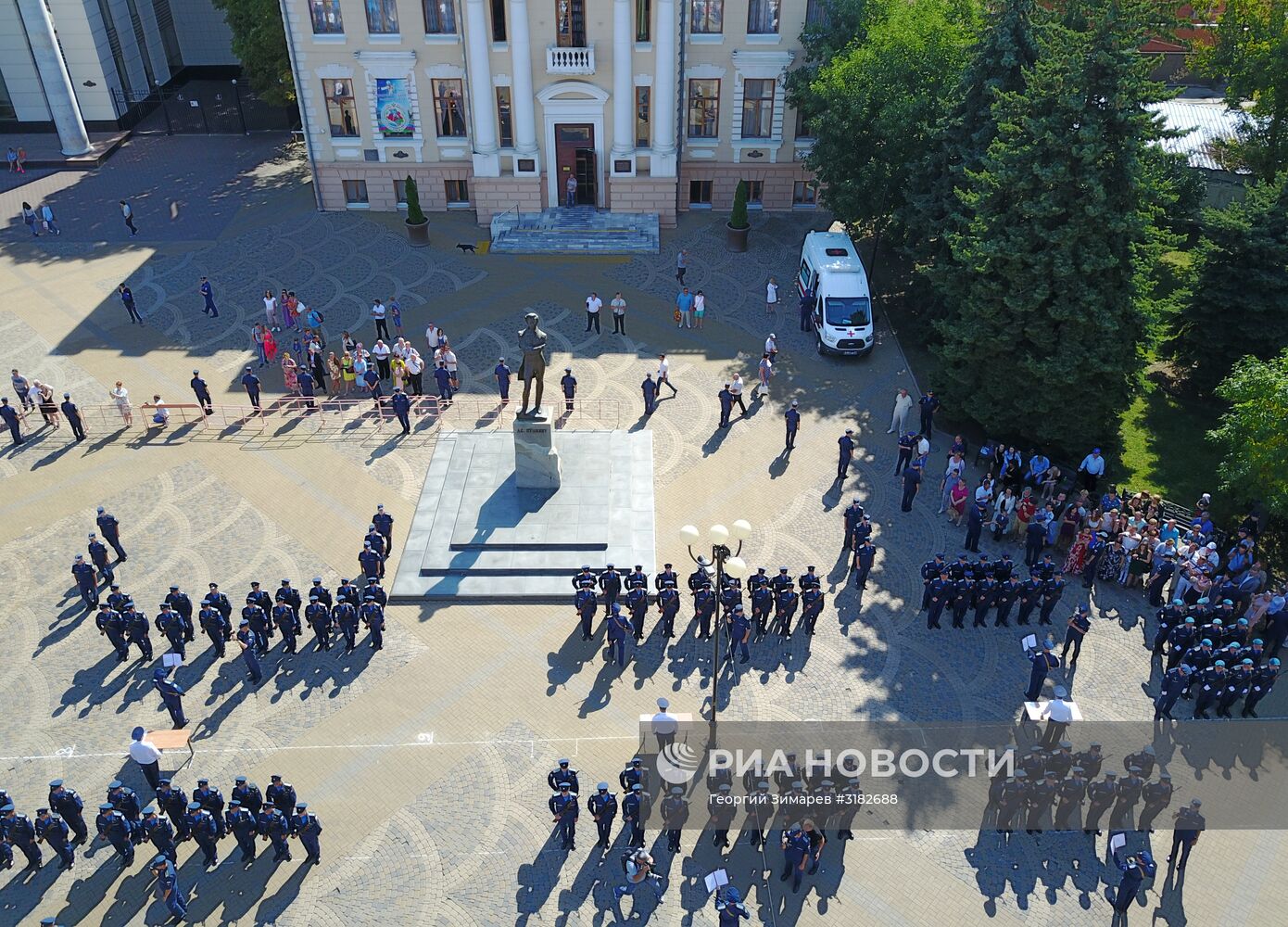 Приведение курсантов Краснодарского высшего военного авиационного училища к военной присяге