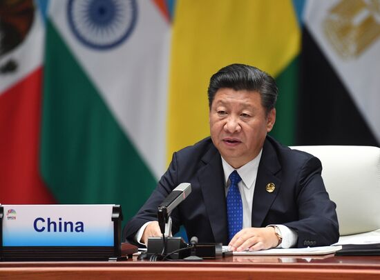 Президент РФ В. Путин на саммите лидеров БРИКС. День второй