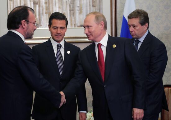 Президент РФ В. Путин на саммите лидеров БРИКС. День второй