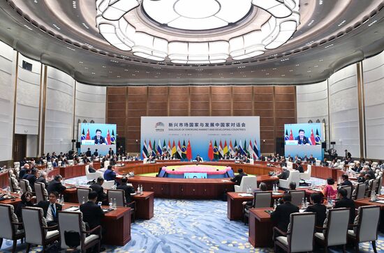 Президент РФ В. Путин на саммите лидеров БРИКС. День второй