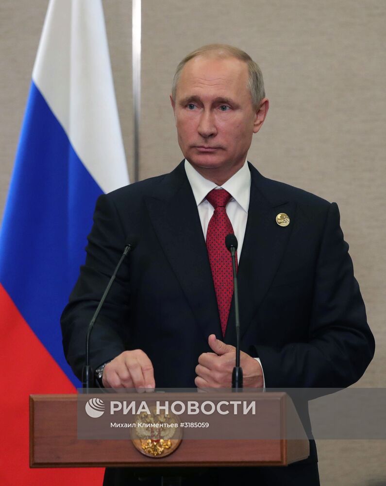 Президент РФ В. Путин на саммите лидеров БРИКС. День второй