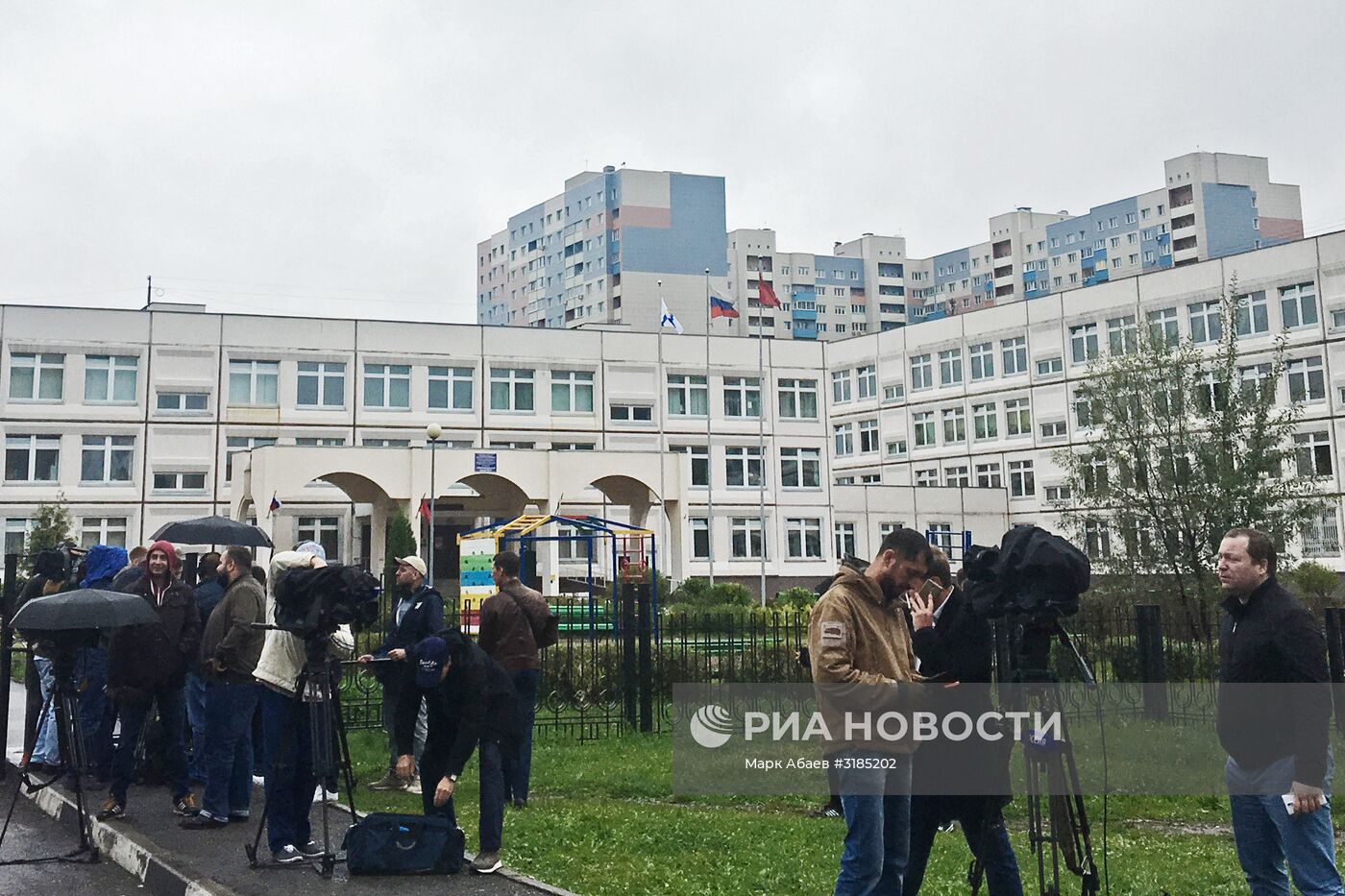 Подросток устроил стрельбу в подмосковной школе