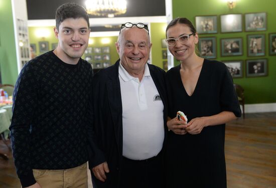 Сбор труппы театра "У Никитских ворот"