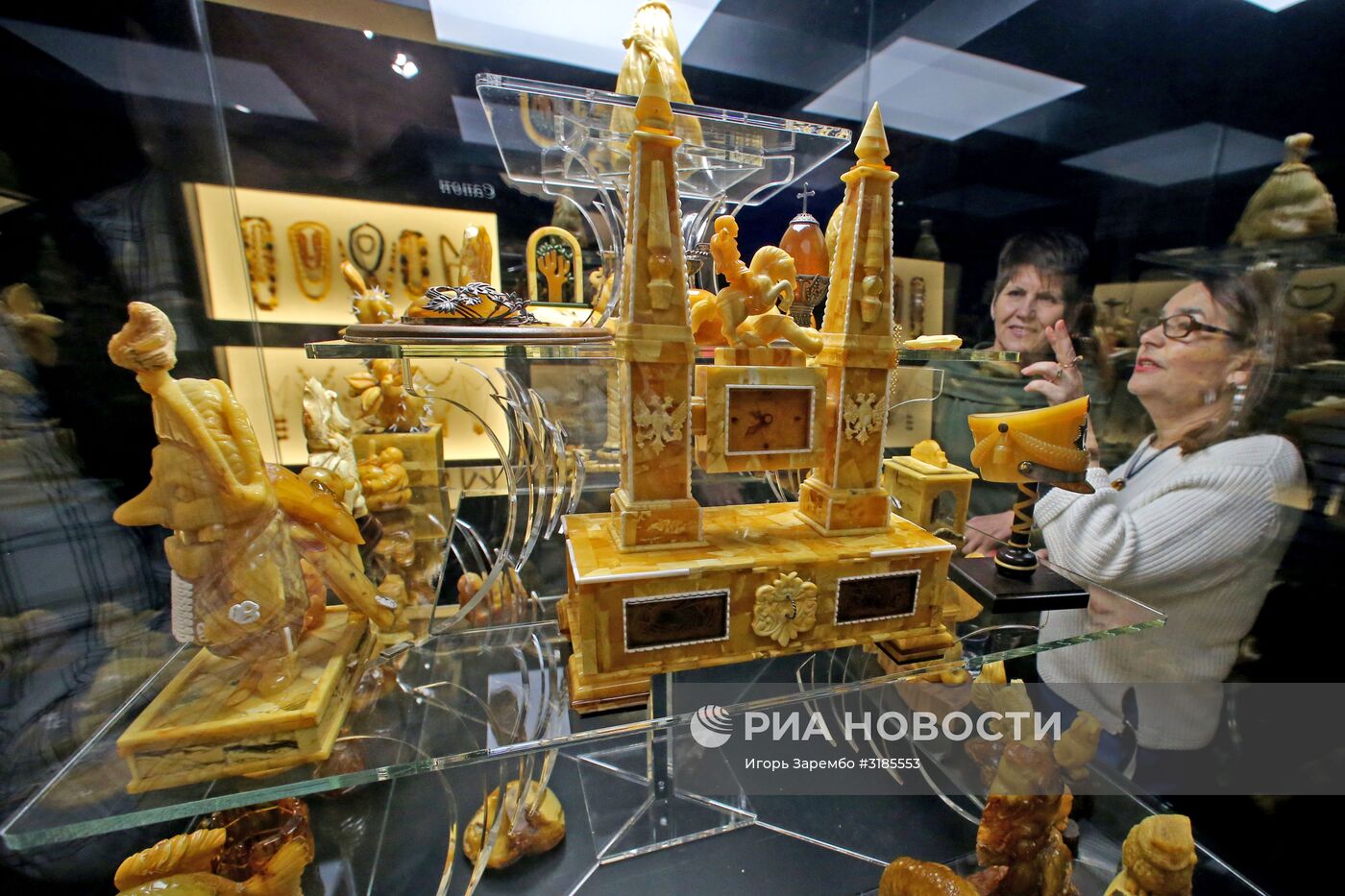 Открытие демонстрационного выставочного зала янтарного комбината "Янтарная палата"