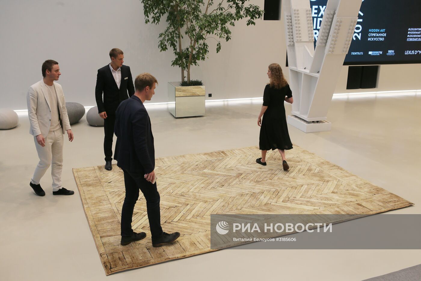 Открытие восьмого сезона выставки Lexus Hybrid Art