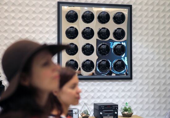 Открытие восьмого сезона выставки Lexus Hybrid Art