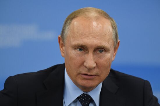 Рабочая поездка президента РФ В. Путина в Приморский край. День второй