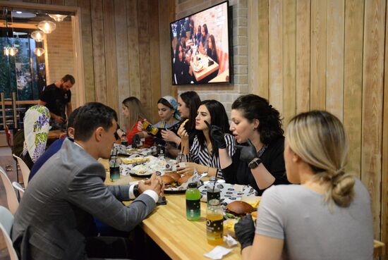 Открытие кафе сети Black Star Burger в Грозном