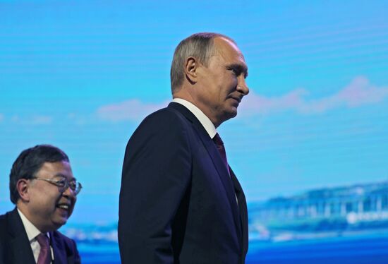 Рабочая поездка президента РФ В. Путина в Приморский край. День третий