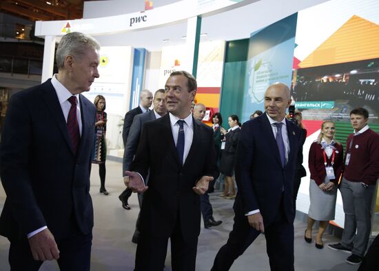 Премьер-министр РФ Д. Медведев принял участие в работе II Московского финансового форума