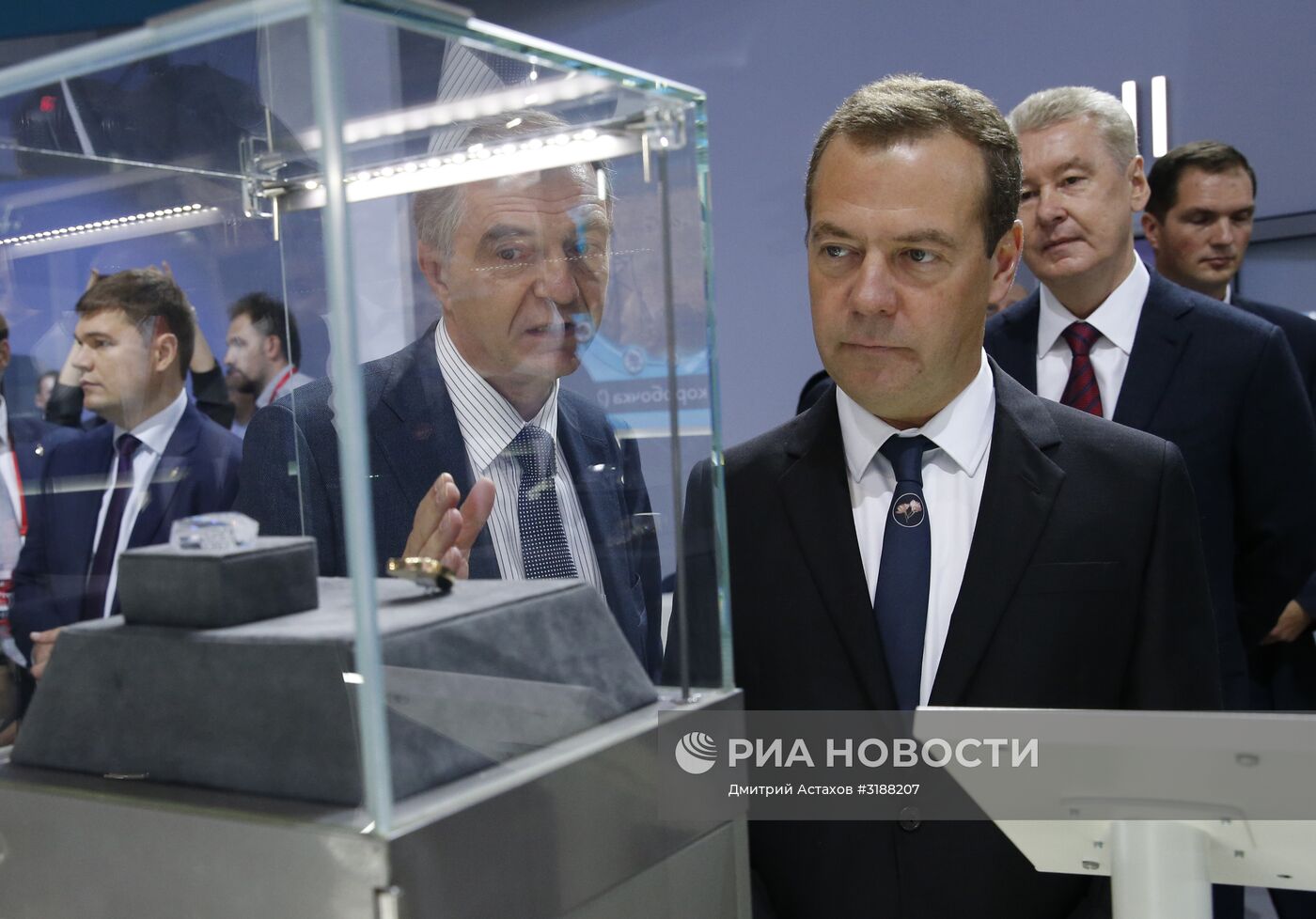 Премьер-министр РФ Д. Медведев принял участие в работе II Московского финансового форума