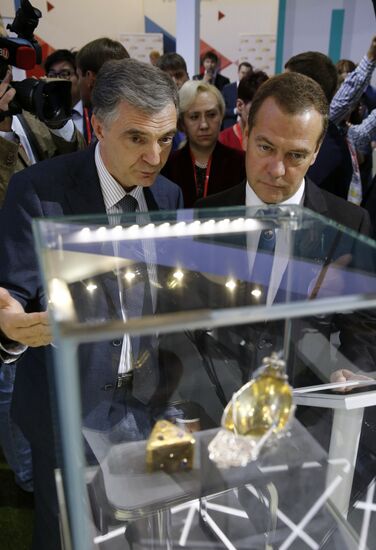 Премьер-министр РФ Д. Медведев принял участие в работе II Московского финансового форума