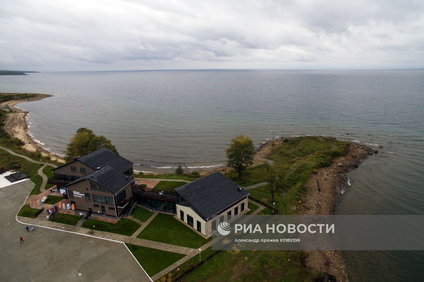 Акция по уборке берега и акватории озера Байкал от мусора