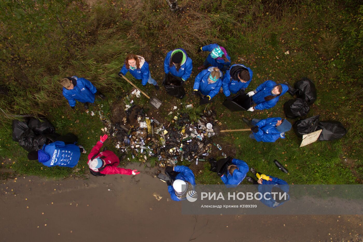 Акция по уборке берега и акватории озера Байкал от мусора