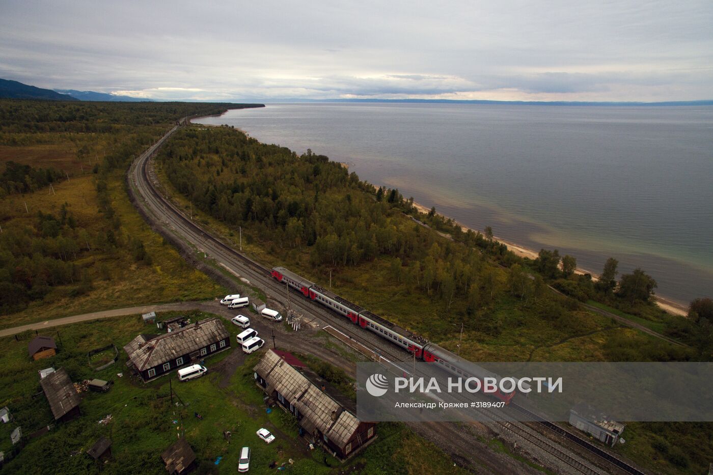 Акция по уборке берега и акватории озера Байкал от мусора