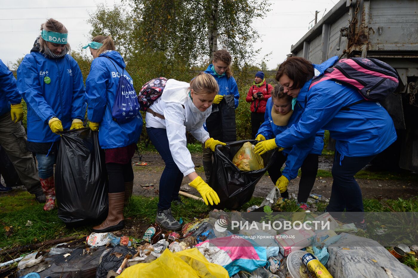 Акция по уборке берега и акватории озера Байкал от мусора