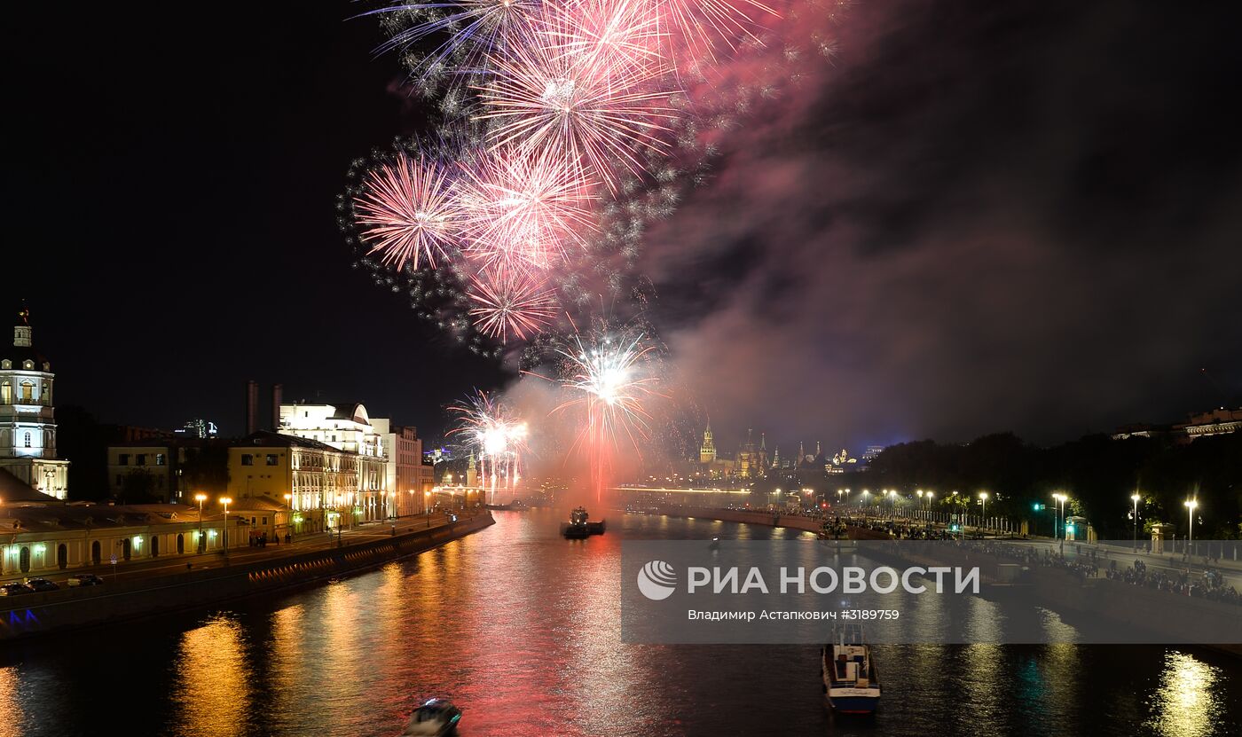 Салют в честь Дня города Москвы