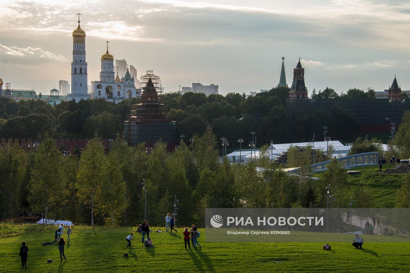 Открытие парка "Зарядье" в Москве