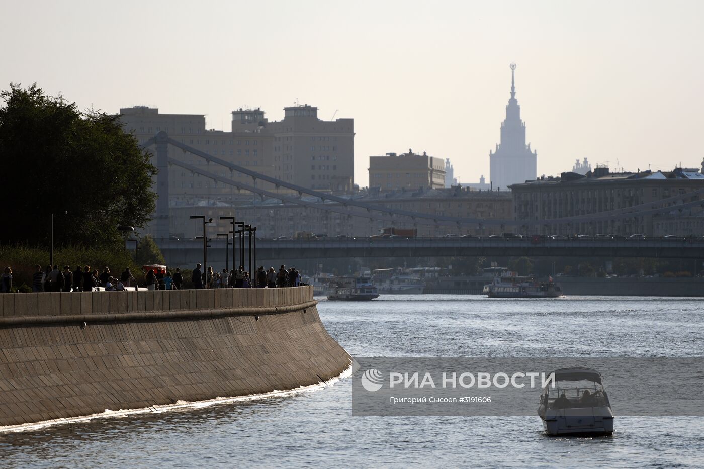 Благоустроенные улицы и площади Москвы в рамках программы "Моя Улица"