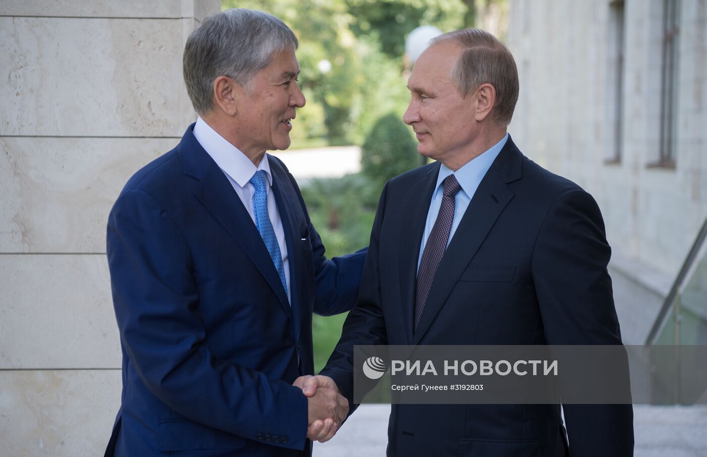 Встреча президента РФ В. Путина и президента Киргизии А. Атамбаева