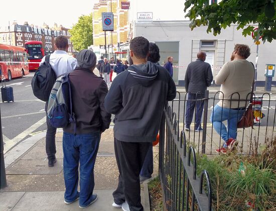 Ситуация возле станции метро в Лондоне, где произошел взрыв